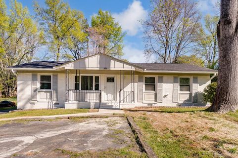 921 Carrington Drive sold home in Cherokee Forest, Charlotte, NC