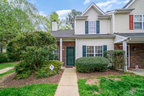 642 Emerald Cove Drive sold home in Glenwater at University Place, Charlotte, NC