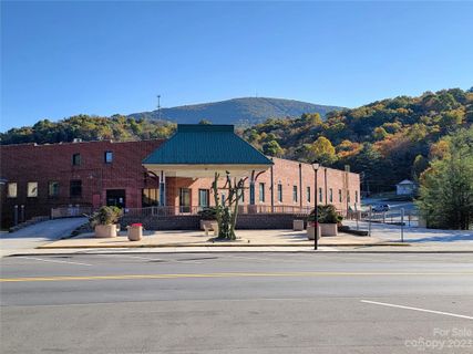 215 S Jefferson Avenue 102 sold home in Jefferson Station, West Jefferson, NC