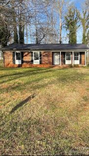 1520 Castell Lane sold home in Tanglewood Park, Hickory, NC