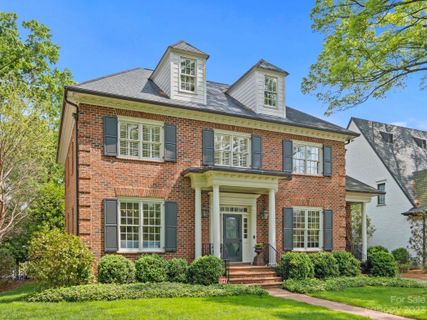 611 Llewellyn Place