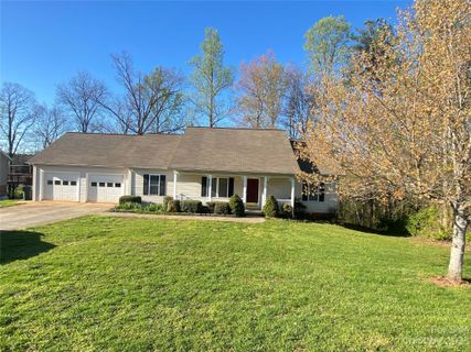 105 Delia Hall Lane sold home in Meadowcreek Estates, Hudson, NC
