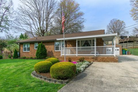 84 Fair Oaks Road sold home in Royal Oaks, Arden, NC