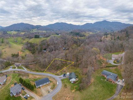 11 Relief Loop sold home in Barefoot Ridge, Clyde, NC
