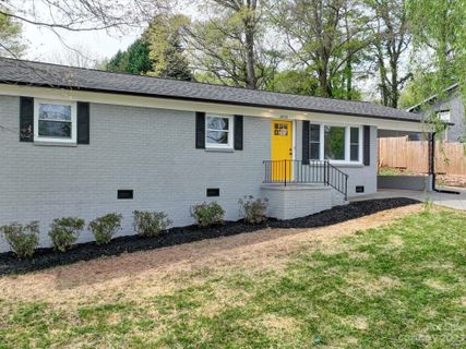 2433 Lewiston Drive sold home in Crestwood, Gastonia, NC