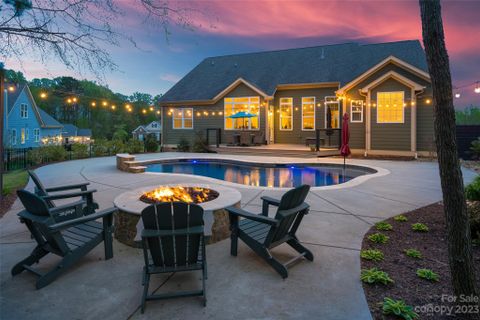 Previously sold for $706,305