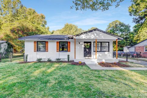 900 Tilden Road sold home in Cherokee Forest, Charlotte, NC