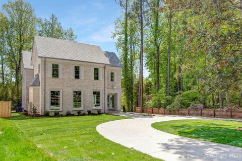 128 Wonderwood Drive