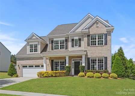 2222 Maclean Court