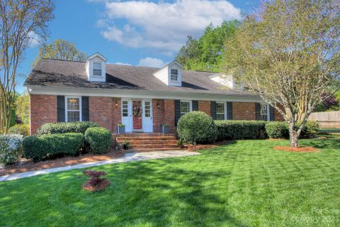 6920 Foxglove Drive sold home in Foxglove, Charlotte, NC