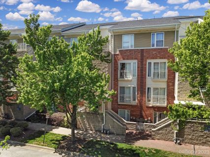 520 Donatello Avenue sold home in Renaissance Townhome Lofts Condo, Charlotte, NC