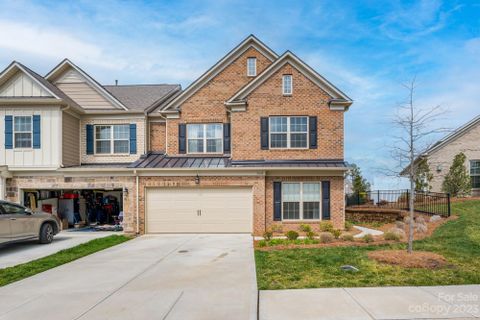 5008 Forest Hills Place