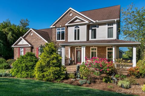 2 Perrion Avenue sold home in Hamburg Mountain, Weaverville, NC