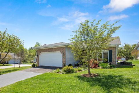 10 Country Meadows Lane sold home in Country Meadows, Hendersonville, NC
