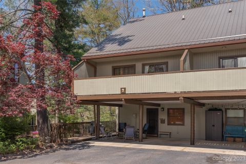 7 Maple Ridge Lane sold home in Laurelwood, Asheville, NC