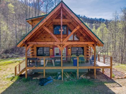 1213 Safari Drive sold home in Wildcat Cove, Sylva, NC