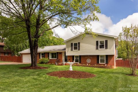 2244 Quail Drive sold home in Quail Hollow Park, Concord, NC
