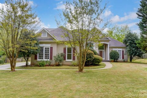 530 Dovefield Drive sold home in Hunters Pointe, Indian Trail, NC