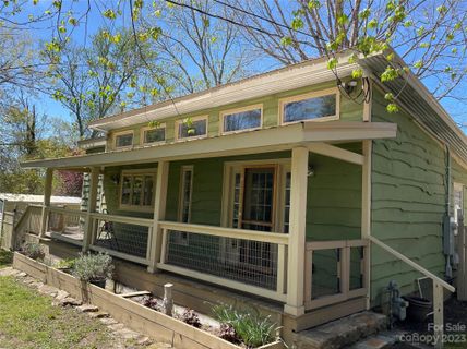 1211 Cherokee Drive sold home in Forest Hills, Hendersonville, NC
