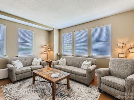 1315 East Boulevard 716