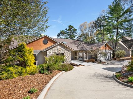 90 Hillcrest Drive