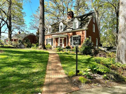 415 10th Street sold home in Hillcrest, Hickory, NC