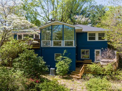 319 Lakewood Drive