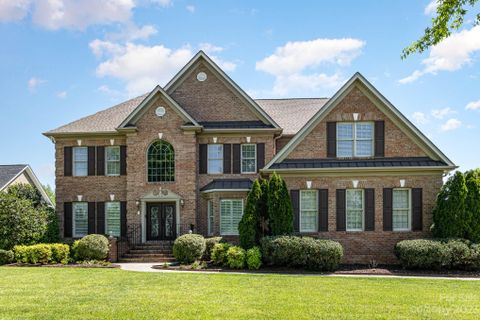 9008 Skipaway Drive