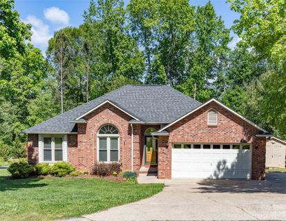 162 Walking Horse Run sold home in Chestnut Ridge, Stanley, NC