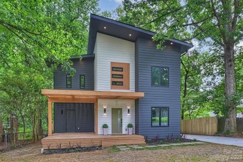 1608 Chippendale Road