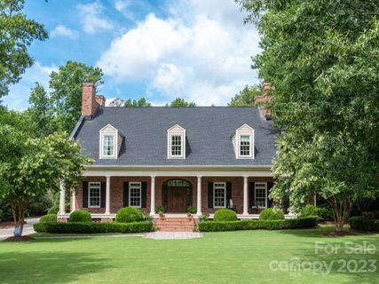 1620 Lookout Circle