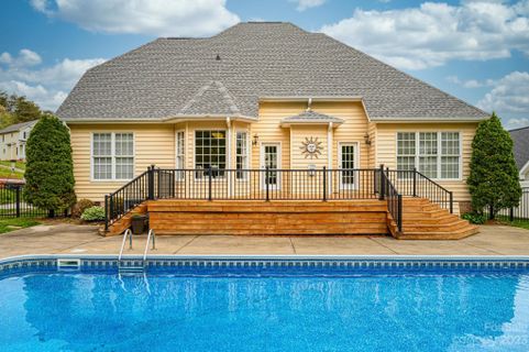 31 Emerson Court