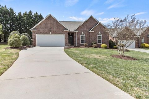 915 Overhill Road