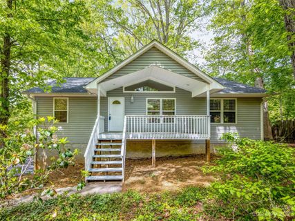 31 Oakwood Road sold home in Oakwoods, Candler, NC