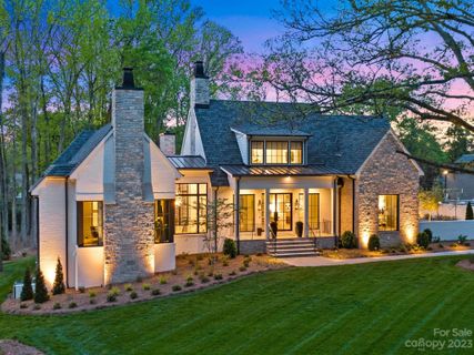 2228 Sharon Lane