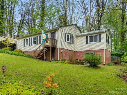152 Forest Hill Circle sold home in Forest Hills, Brevard, NC