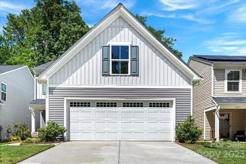 1611 Hooper Court sold home in Independence Woods, Charlotte, NC
