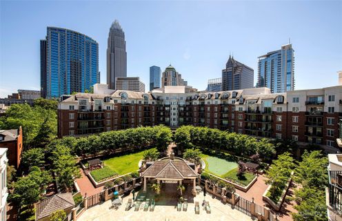 300 W 5th Street 648