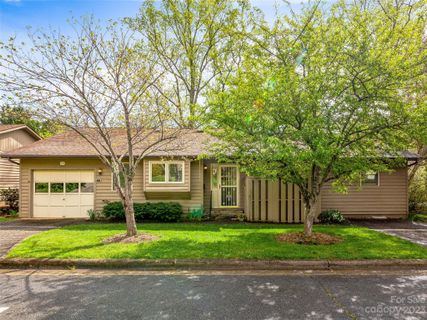 3 Hedgerose Court A