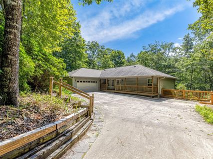 65 Amakola Court
