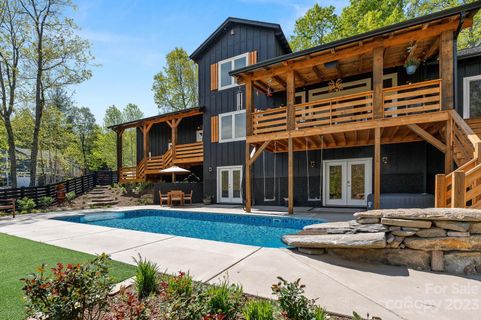 37 Nuthatch Court sold home in Laurel Woods, Fairview, NC