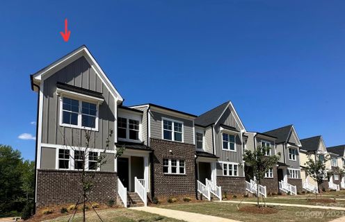 120 Glencoe Lane 101 sold home in CARRIAGE CLUB TOWNHOMES, Mooresville, NC