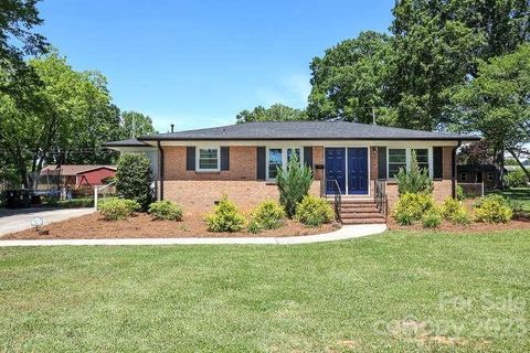 166 Fryling Avenue sold home in Sedgefield, Concord, NC