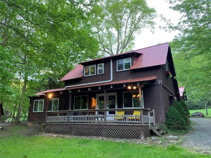 19 Hill Crest Lane
