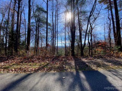 1142 State Road sold home in Glen Echo, Saluda, NC