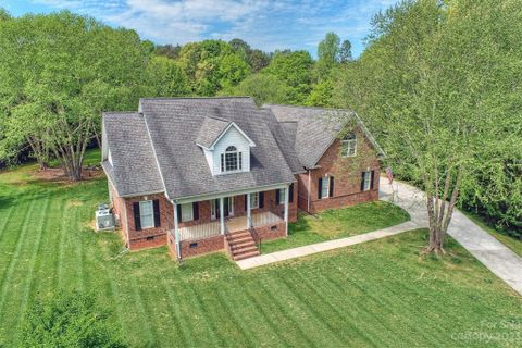 304 Forbes Court sold home in Patriots Crossing, Lake Wylie, SC