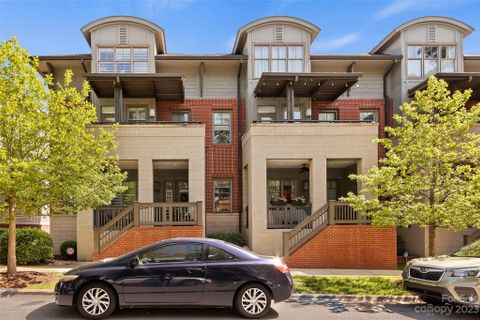 323 E Tremont Avenue