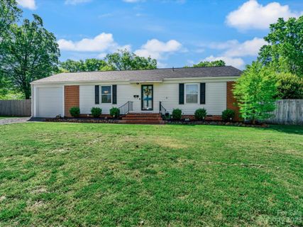 145 Rutledge Avenue sold home in Sedgefield, Concord, NC