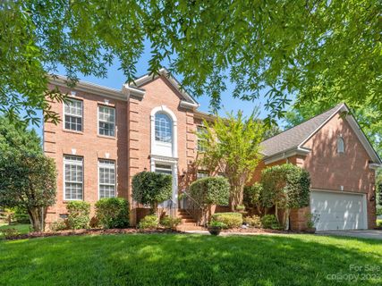 15528 Donnington Drive sold home in Kenilworth, Charlotte, NC