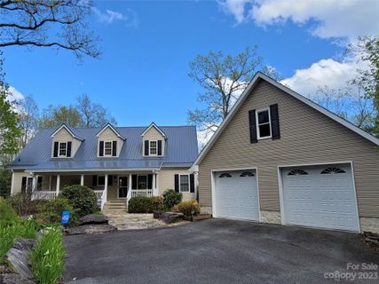 7729 Parks Mountain Drive sold home in Upper Creek Acres, Newland, NC